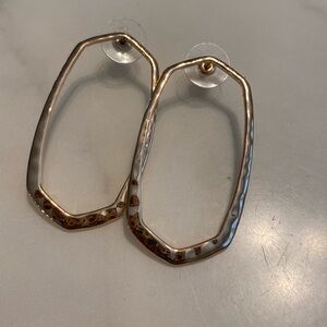 Kendra Scott rose gold earrings